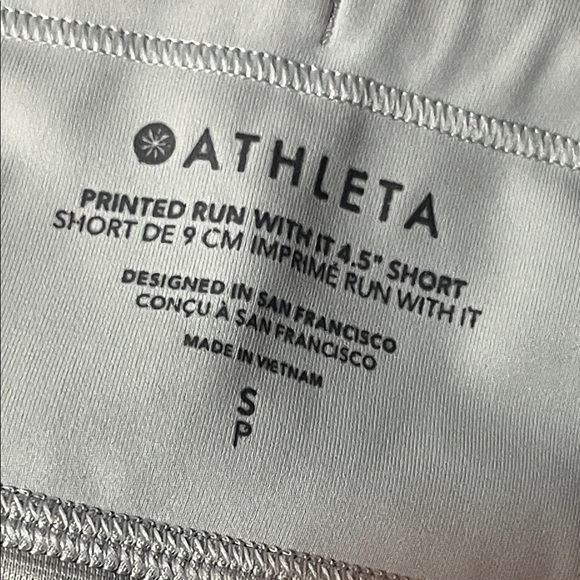 NWOT Athleta Printed Run With It 3.5” Shorts - Picture 7 of 10
